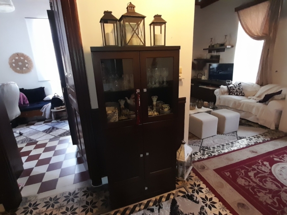 Χώρα Άνδρου. Κεντρική μονοκατοικία 152 m2 σε οικόπεδο 430 m2