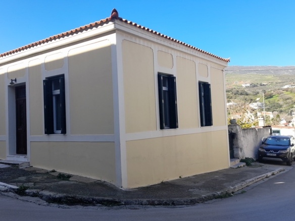Χώρα Άνδρου. Κεντρική μονοκατοικία 152 m2 σε οικόπεδο 430 m2