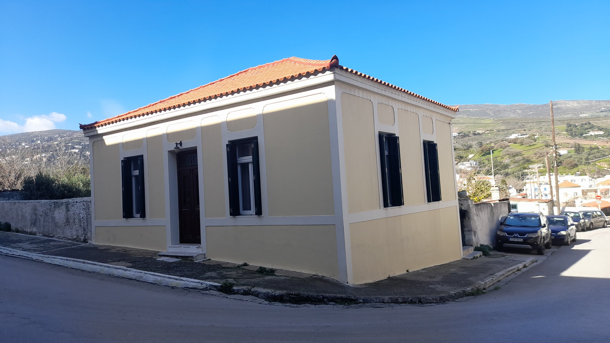 Χώρα Άνδρου. Κεντρική μονοκατοικία 152 m2 σε οικόπεδο 430 m2