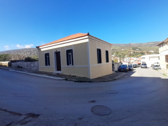 Χώρα Άνδρου. Κεντρική μονοκατοικία 152 m2 σε οικόπεδο 430 m2