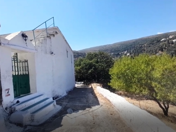 Andros-Mesaria. Stone house 187 m2, in a plot of 1,012 m2